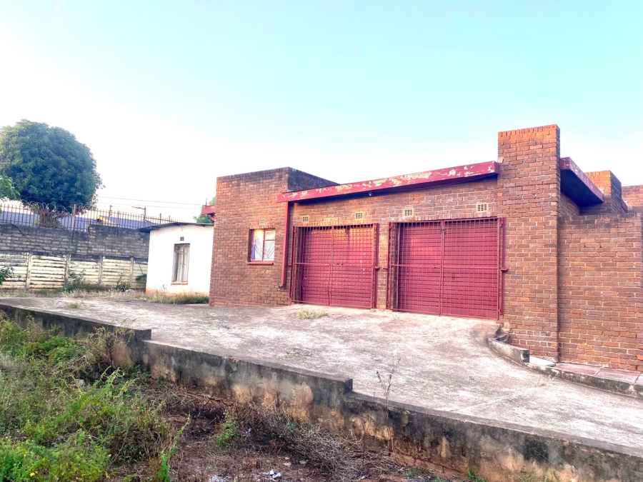 6 Bedroom Property for Sale in Thohoyandou Limpopo