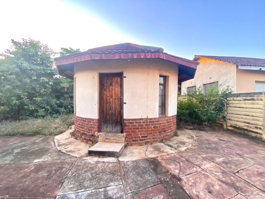 6 Bedroom Property for Sale in Thohoyandou Limpopo