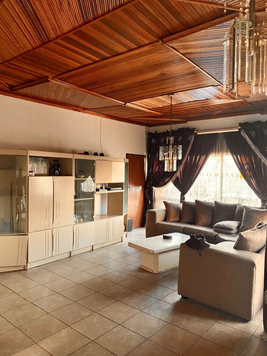 6 Bedroom Property for Sale in Thohoyandou Limpopo