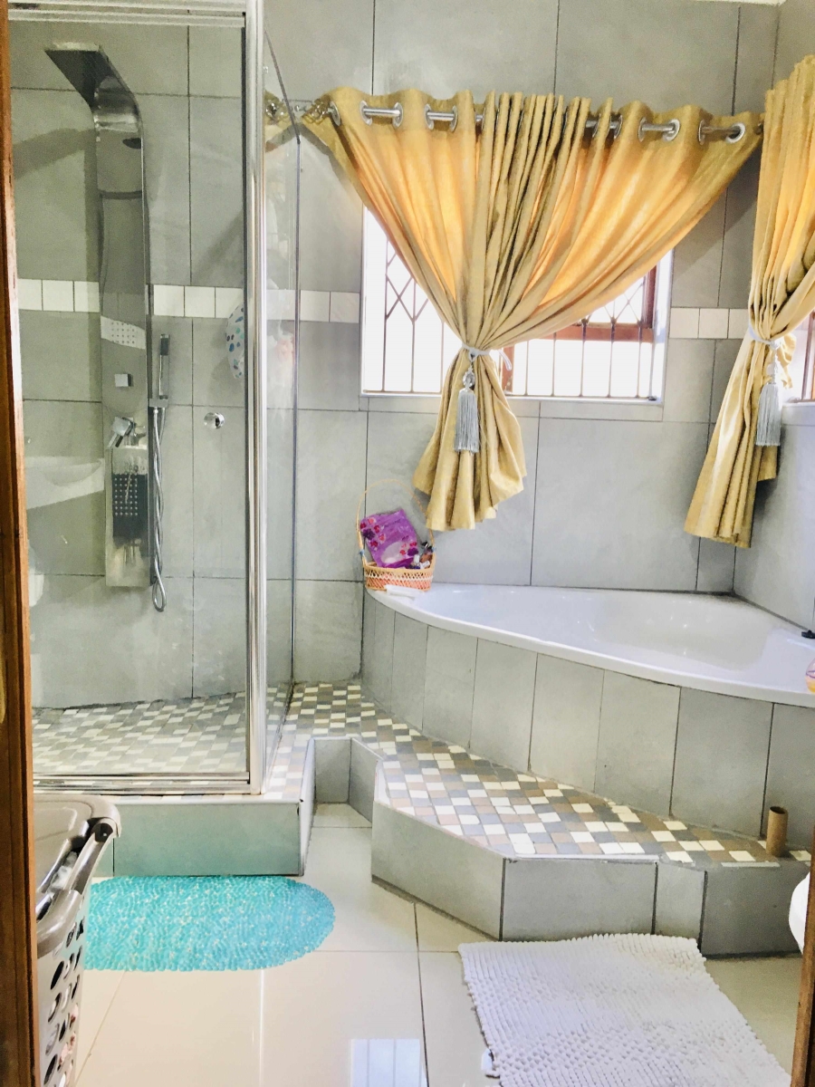4 Bedroom Property for Sale in Woodhill Estate Limpopo
