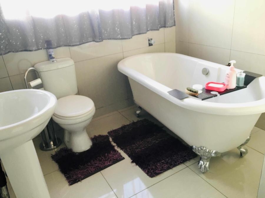 4 Bedroom Property for Sale in Woodhill Estate Limpopo