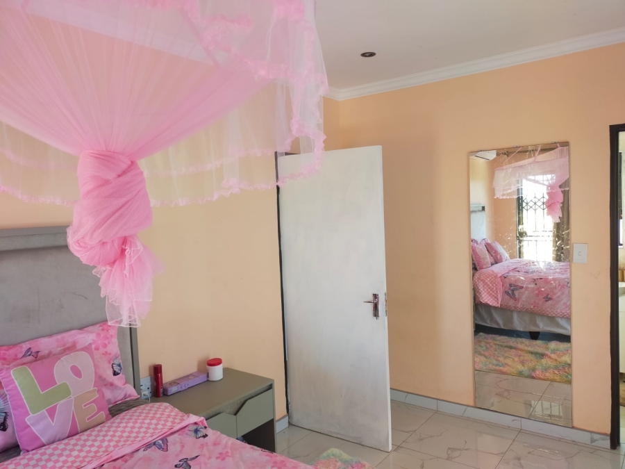 4 Bedroom Property for Sale in Mavhunda A Limpopo