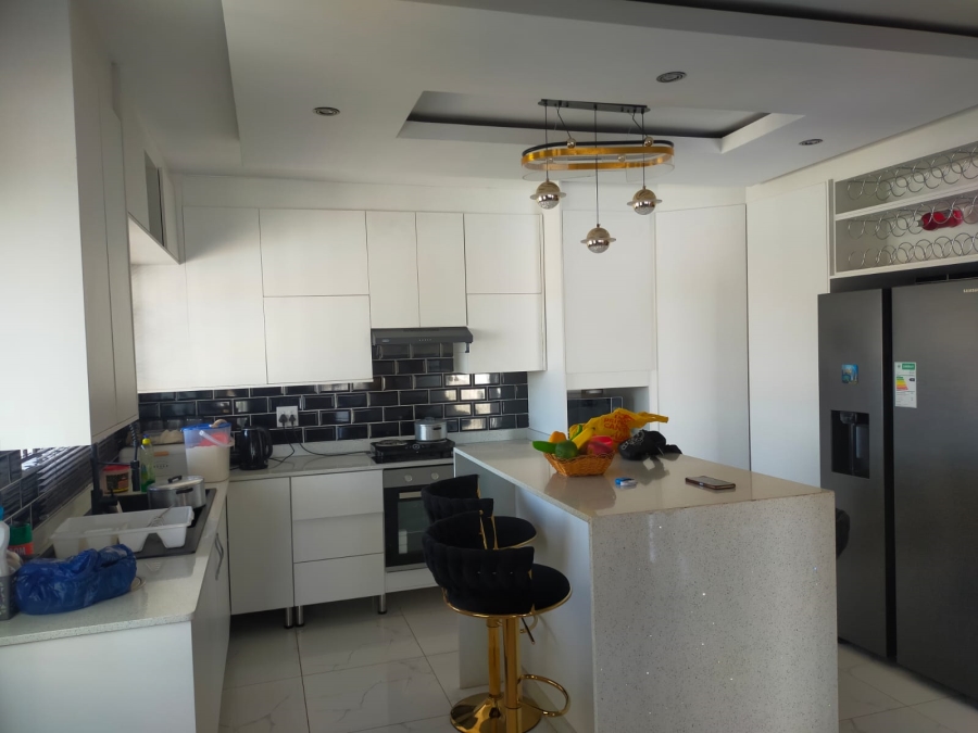 4 Bedroom Property for Sale in Mavhunda A Limpopo