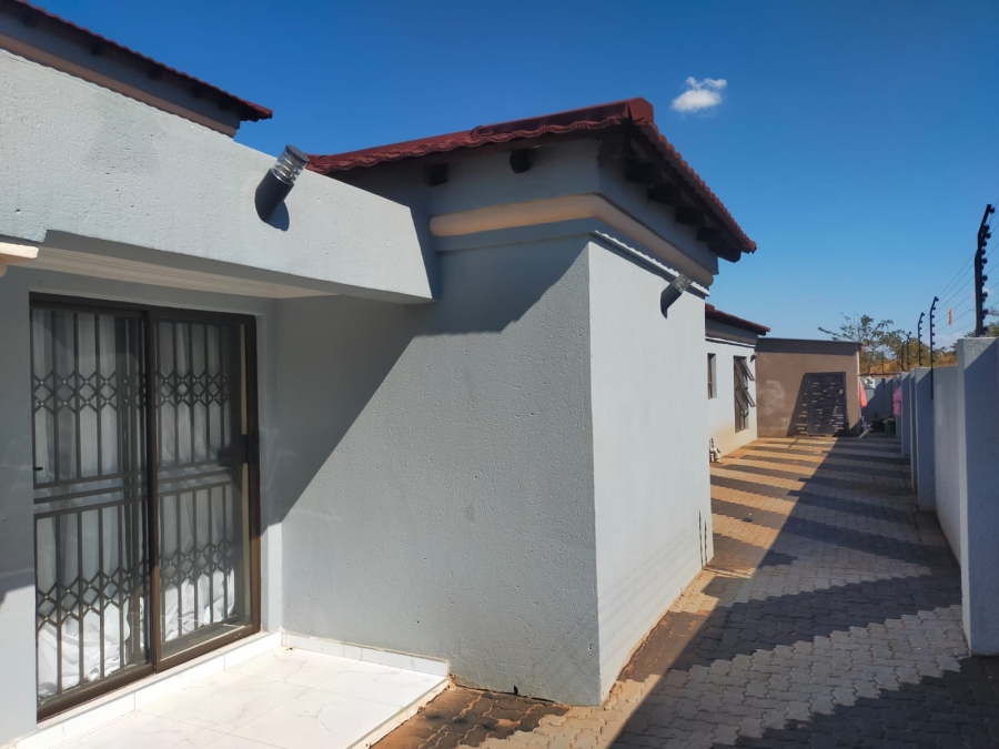 4 Bedroom Property for Sale in Mavhunda A Limpopo