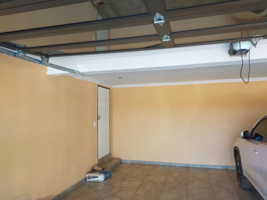 4 Bedroom Property for Sale in Mavhunda A Limpopo