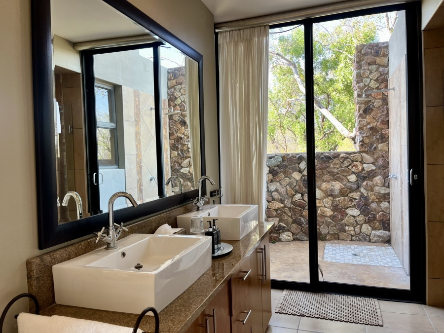 5 Bedroom Property for Sale in Zebula Golf Estate Limpopo