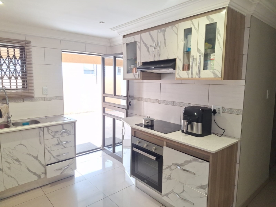 3 Bedroom Property for Sale in Mahlasedi Park Limpopo