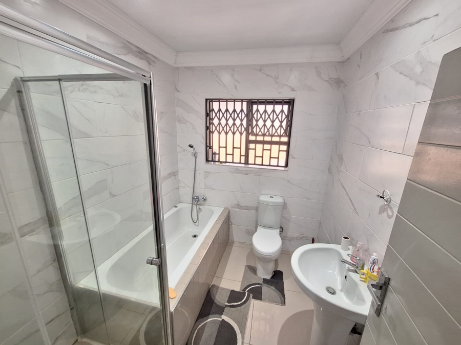 3 Bedroom Property for Sale in Mahlasedi Park Limpopo
