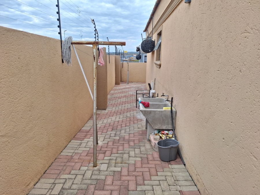 3 Bedroom Property for Sale in Mahlasedi Park Limpopo