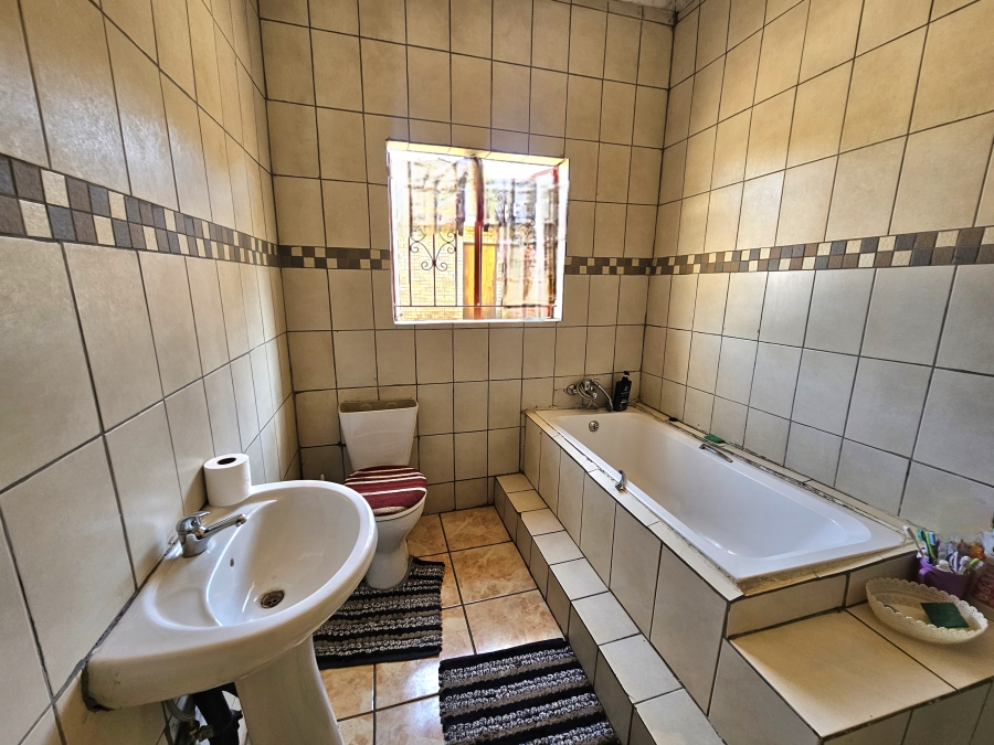 5 Bedroom Property for Sale in Louis Trichardt Limpopo