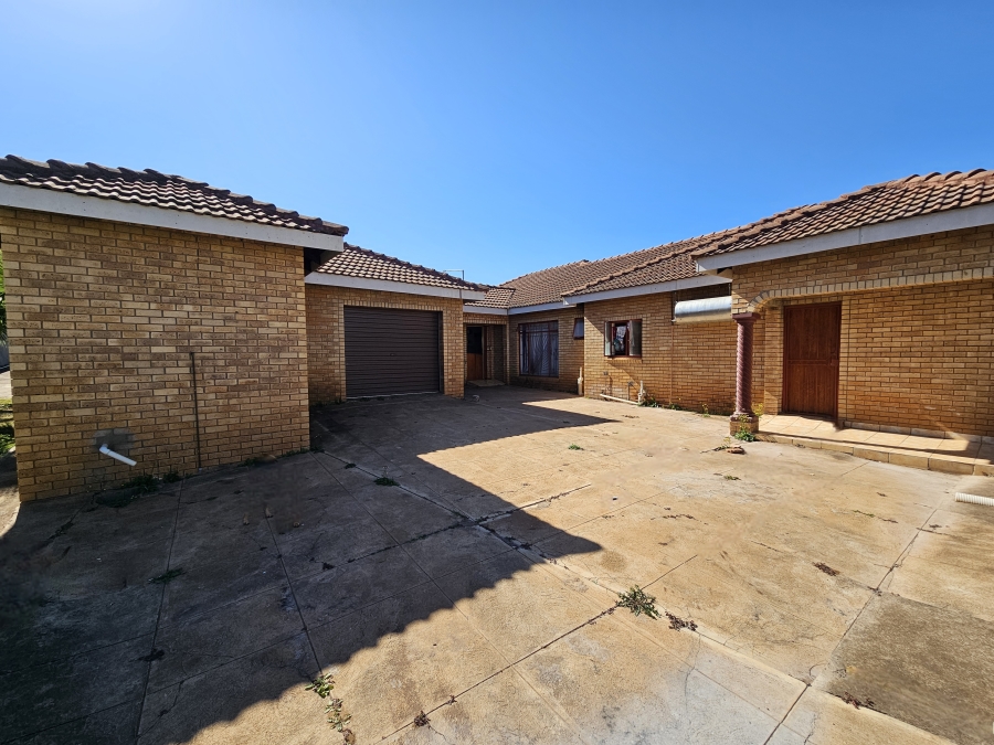 5 Bedroom Property for Sale in Louis Trichardt Limpopo