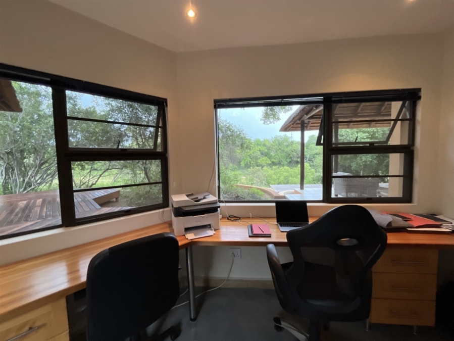 4 Bedroom Property for Sale in Khaya Ndlovu Game Reserve Limpopo
