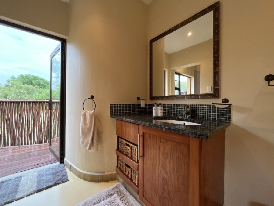 4 Bedroom Property for Sale in Khaya Ndlovu Game Reserve Limpopo