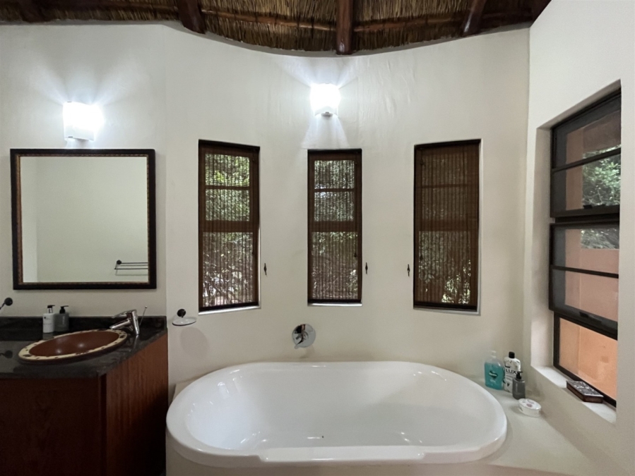 4 Bedroom Property for Sale in Khaya Ndlovu Game Reserve Limpopo
