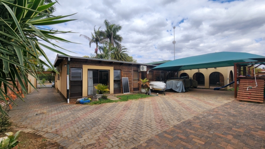 4 Bedroom Property for Sale in Sterpark Limpopo