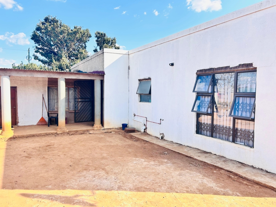4 Bedroom Property for Sale in Tshikota Limpopo