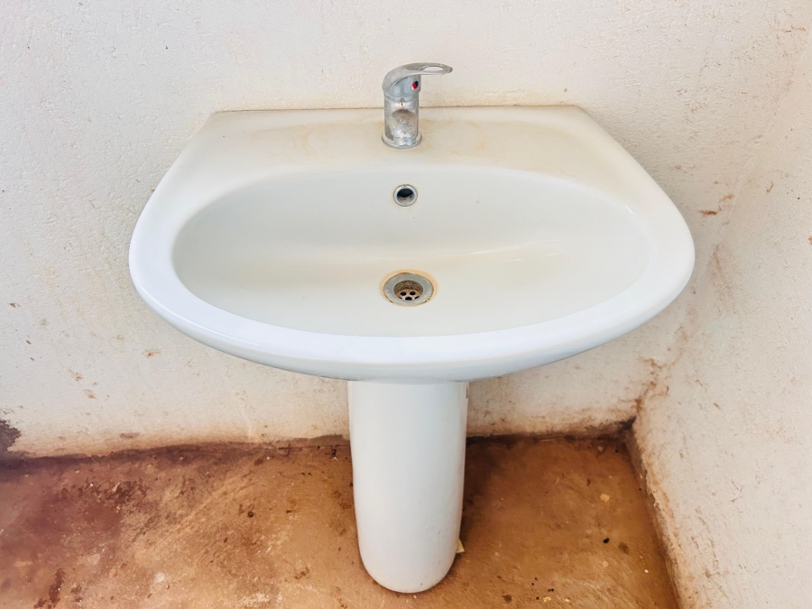 4 Bedroom Property for Sale in Tshikota Limpopo