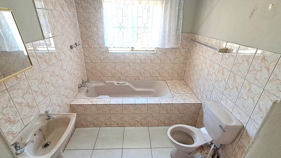 To Let 3 Bedroom Property for Rent in Bendor Limpopo