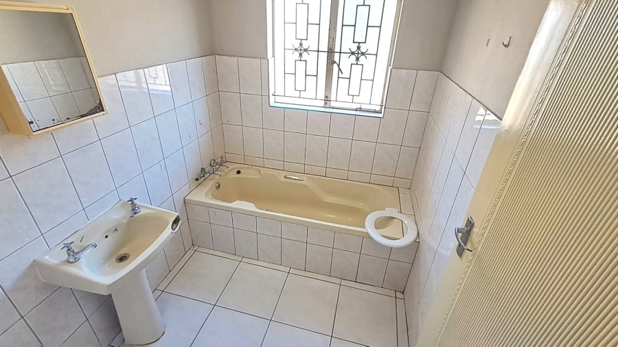 To Let 3 Bedroom Property for Rent in Bendor Limpopo