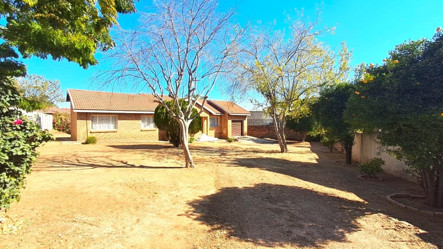 To Let 3 Bedroom Property for Rent in Bendor Limpopo