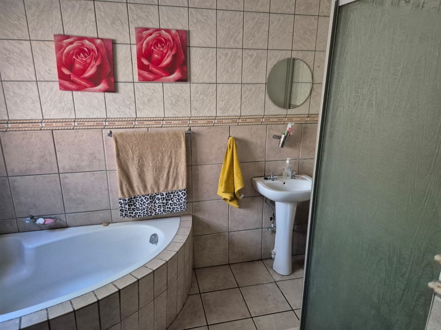 1 Bedroom Property for Sale in Polokwane Central Limpopo