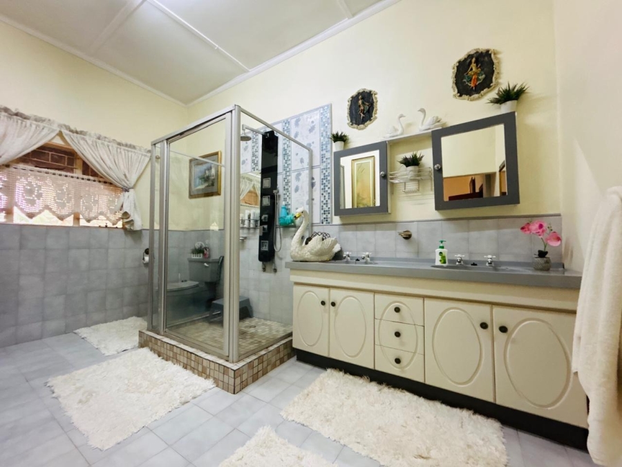 6 Bedroom Property for Sale in Impala Park Limpopo