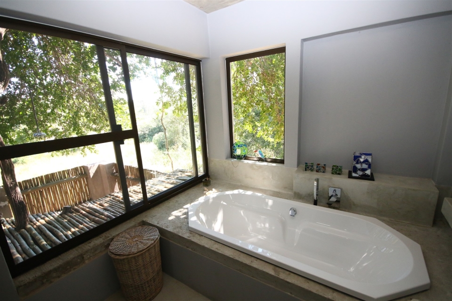 5 Bedroom Property for Sale in Wild Rivers Nature Reserve Limpopo