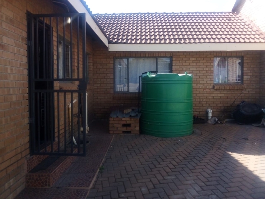 4 Bedroom Property for Sale in Flora Park Limpopo