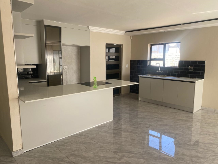 3 Bedroom Property for Sale in Mahlasedi Park Limpopo
