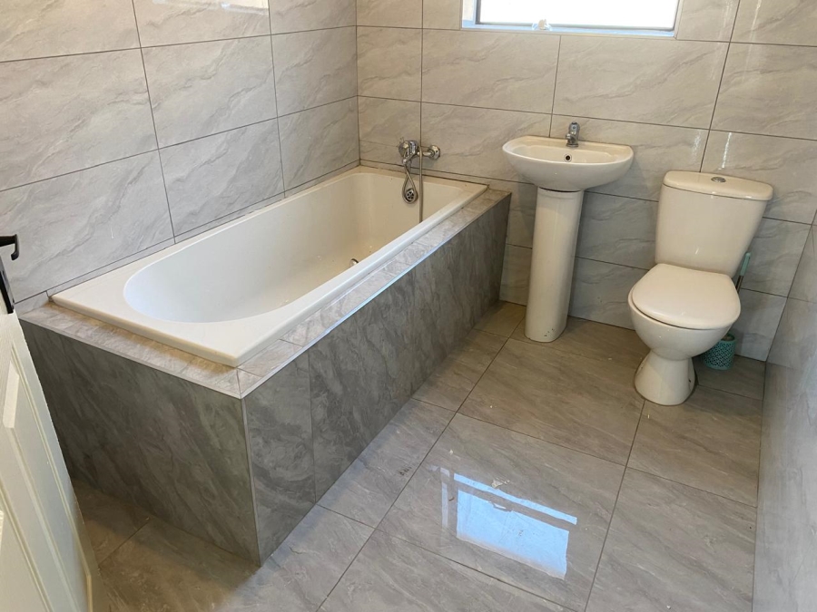 3 Bedroom Property for Sale in Mahlasedi Park Limpopo