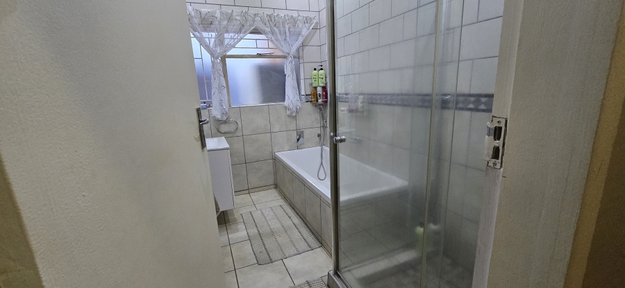 To Let 4 Bedroom Property for Rent in Aquapark Limpopo