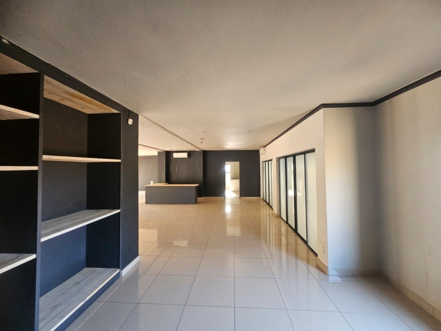 To Let commercial Property for Rent in Hoedspruit Limpopo