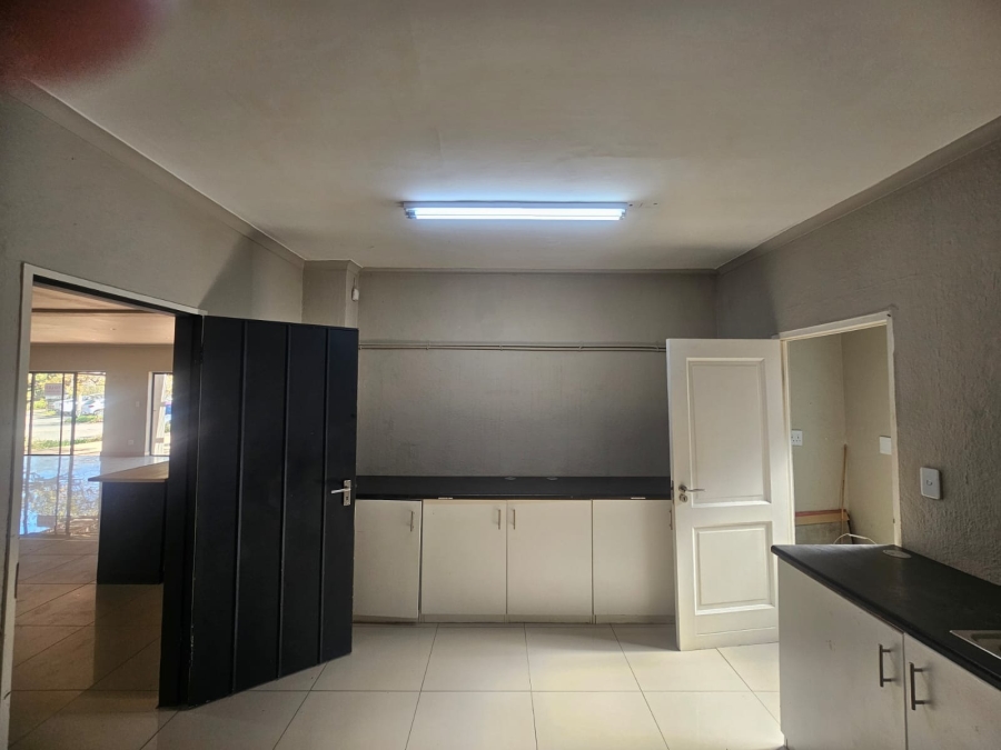 To Let commercial Property for Rent in Hoedspruit Limpopo