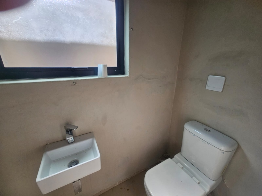 To Let commercial Property for Rent in Hoedspruit Limpopo