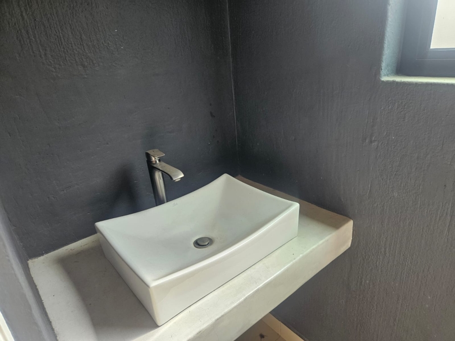 To Let commercial Property for Rent in Hoedspruit Limpopo