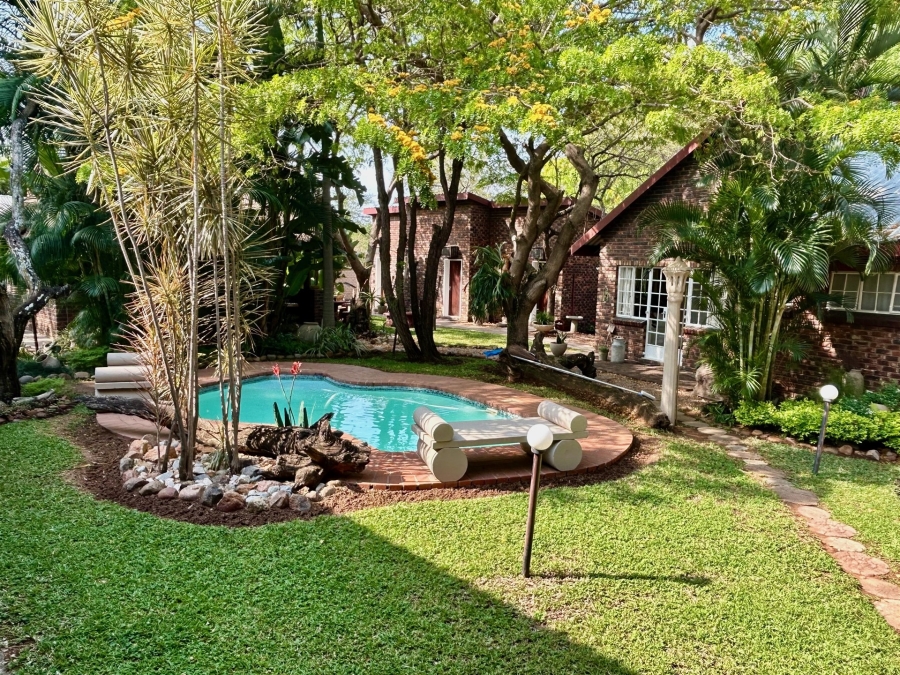 7 Bedroom Property for Sale in Hoedspruit Limpopo
