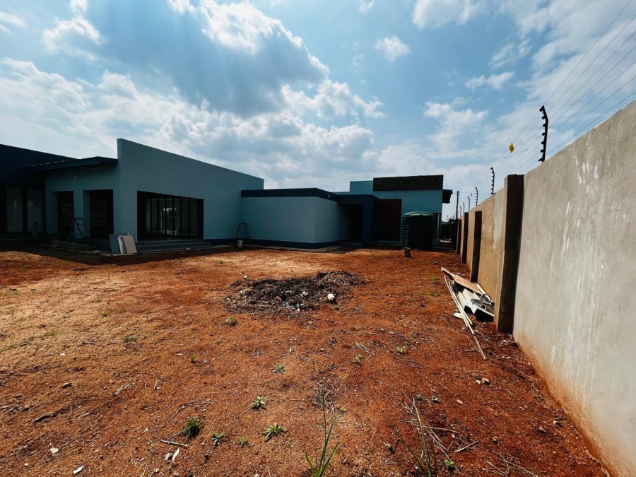 8 Bedroom Property for Sale in Chroompark Limpopo