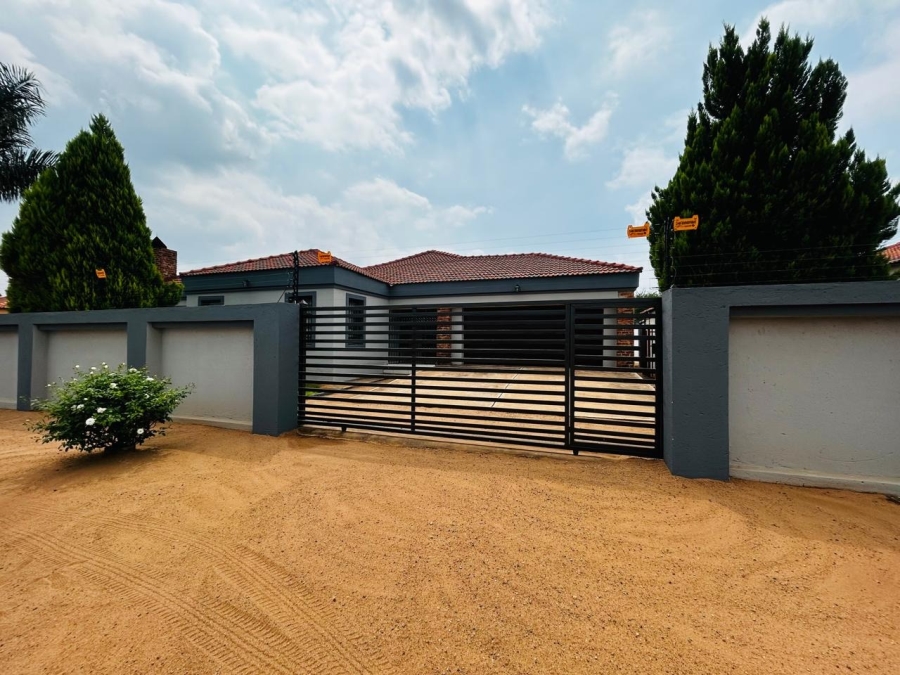 3 Bedroom Property for Sale in Chroompark Limpopo