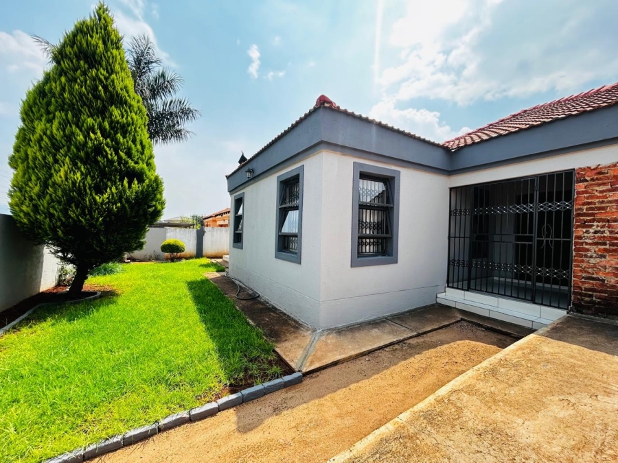 3 Bedroom Property for Sale in Chroompark Limpopo