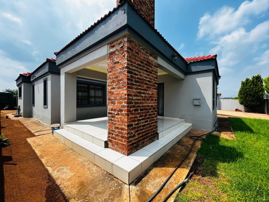 3 Bedroom Property for Sale in Chroompark Limpopo
