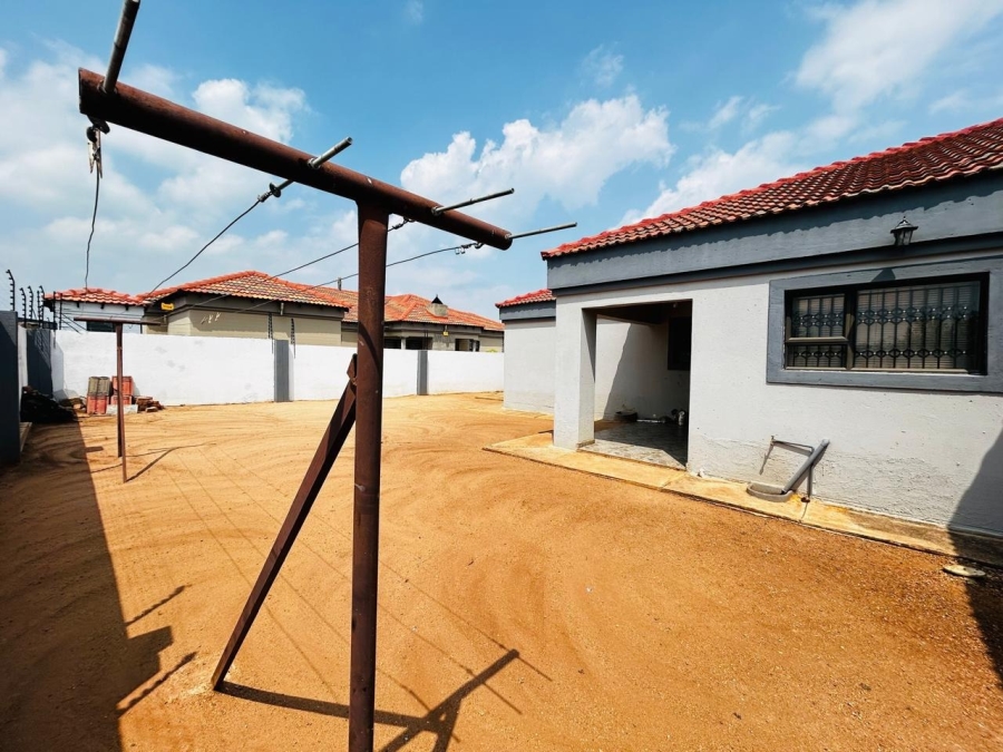 3 Bedroom Property for Sale in Chroompark Limpopo