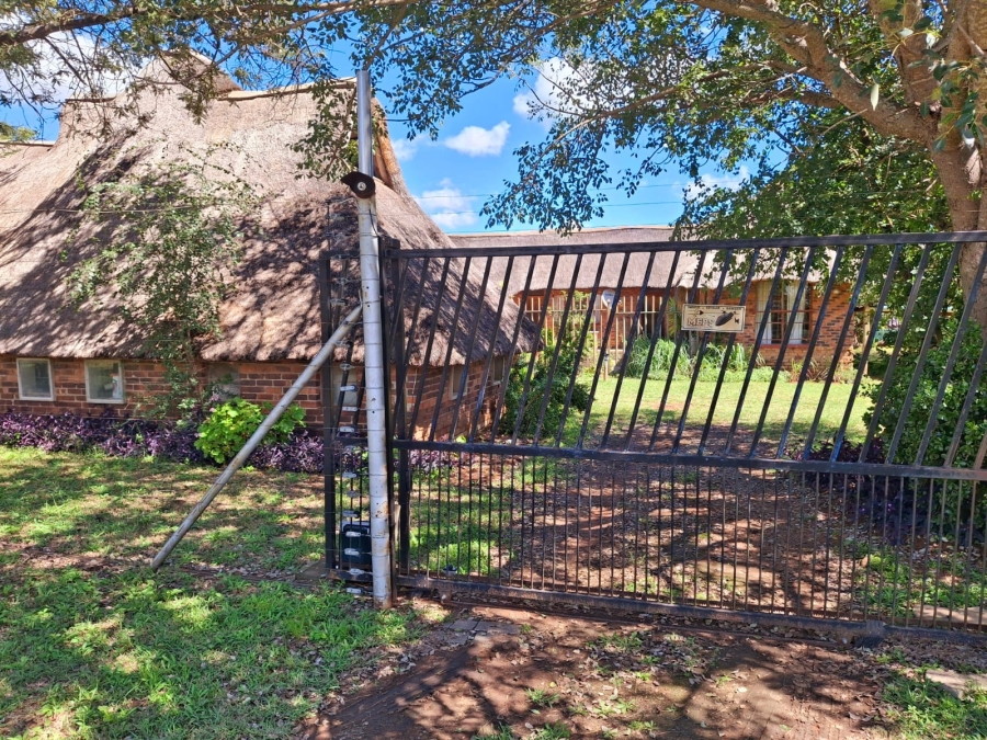 13 Bedroom Property for Sale in Myngenoegen A H Limpopo