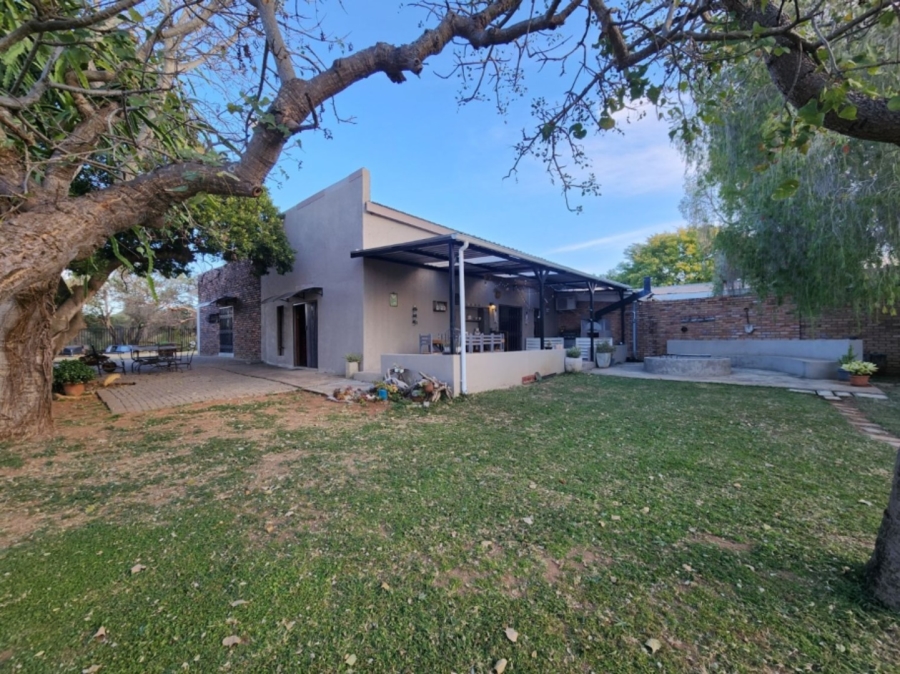 6 Bedroom Property for Sale in Myngenoegen A H Limpopo