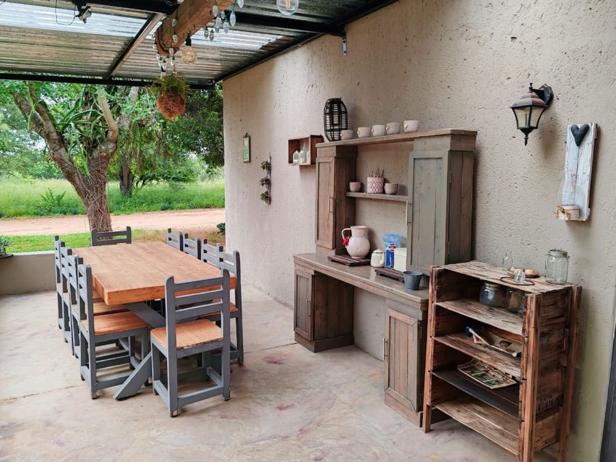 6 Bedroom Property for Sale in Myngenoegen A H Limpopo