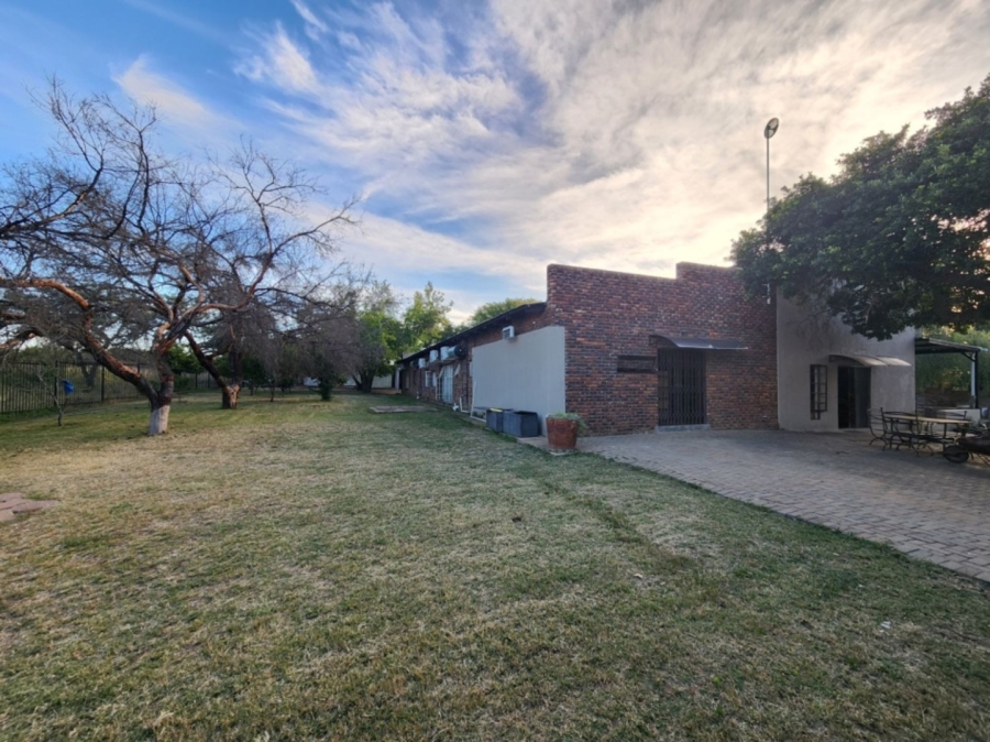 6 Bedroom Property for Sale in Myngenoegen A H Limpopo