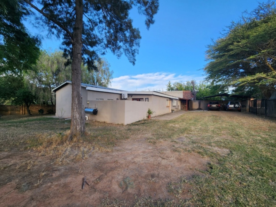 6 Bedroom Property for Sale in Myngenoegen A H Limpopo