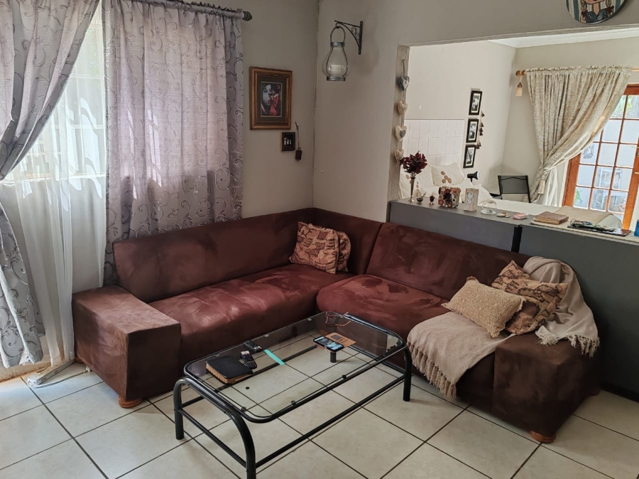 6 Bedroom Property for Sale in Myngenoegen A H Limpopo