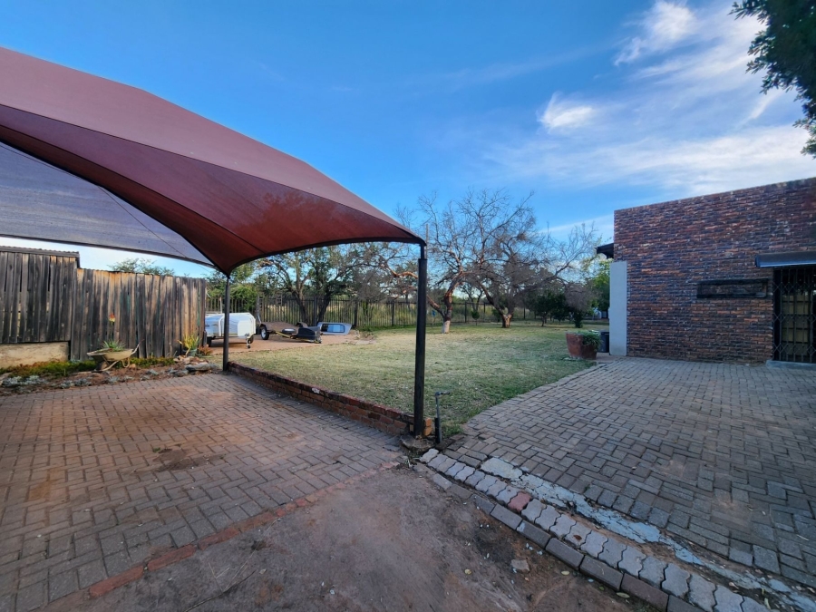 6 Bedroom Property for Sale in Myngenoegen A H Limpopo