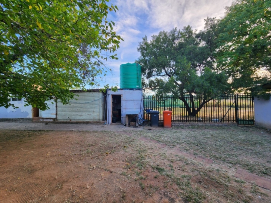 6 Bedroom Property for Sale in Myngenoegen A H Limpopo