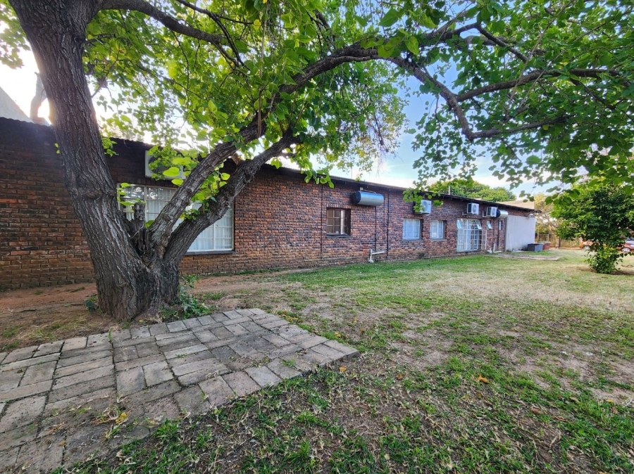 6 Bedroom Property for Sale in Myngenoegen A H Limpopo